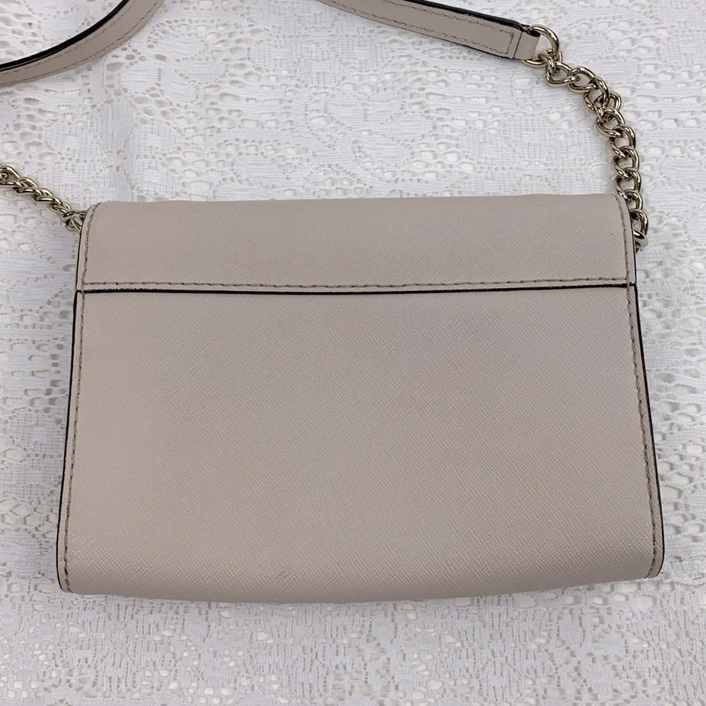 Kate Spade Creme Saffiano Leather Crossbody Bag Gold chain strap Flap snap close - Picture 3 of 15